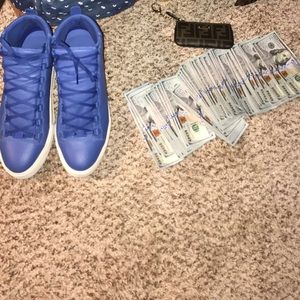 Meet your Posher, Thomas